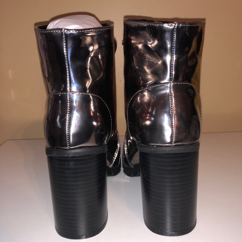 NWT QUPID Metallic Lace Up Chunky Heel Boots/ Booties - Picture 7 of 10